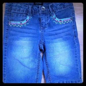 NWOT Kids Girls Squeeze size 7 knee length shorts